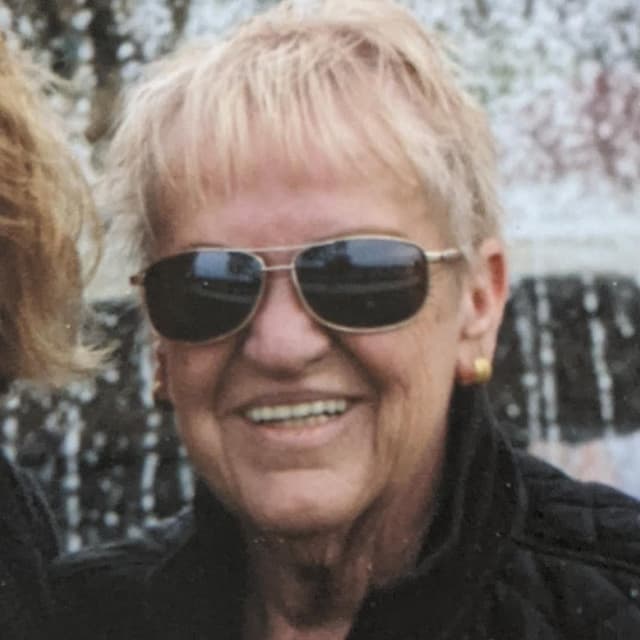 Sandra Sumislaski